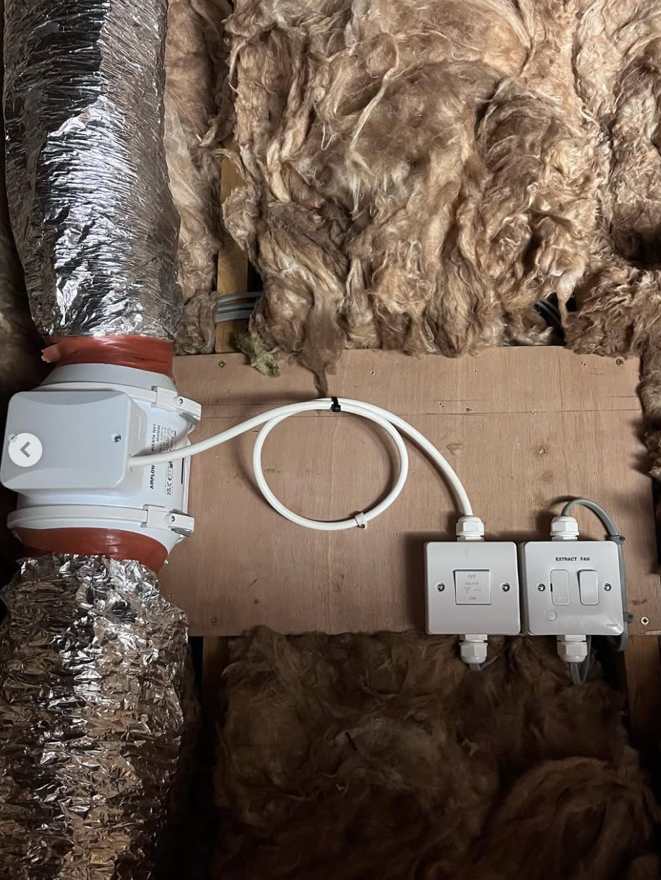 Extractor fan installation