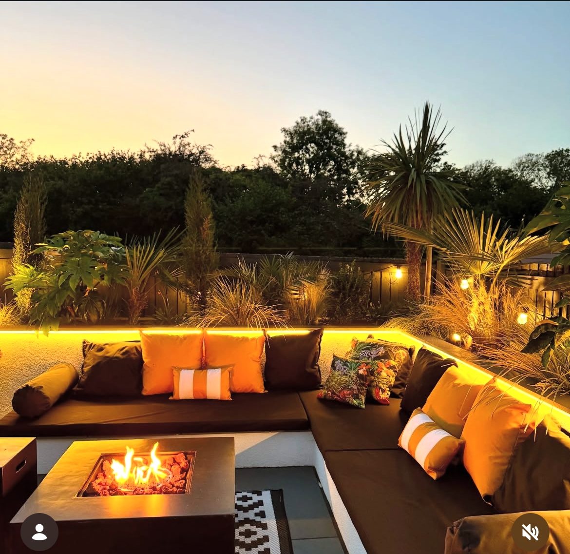 Garden & outdoor lighting