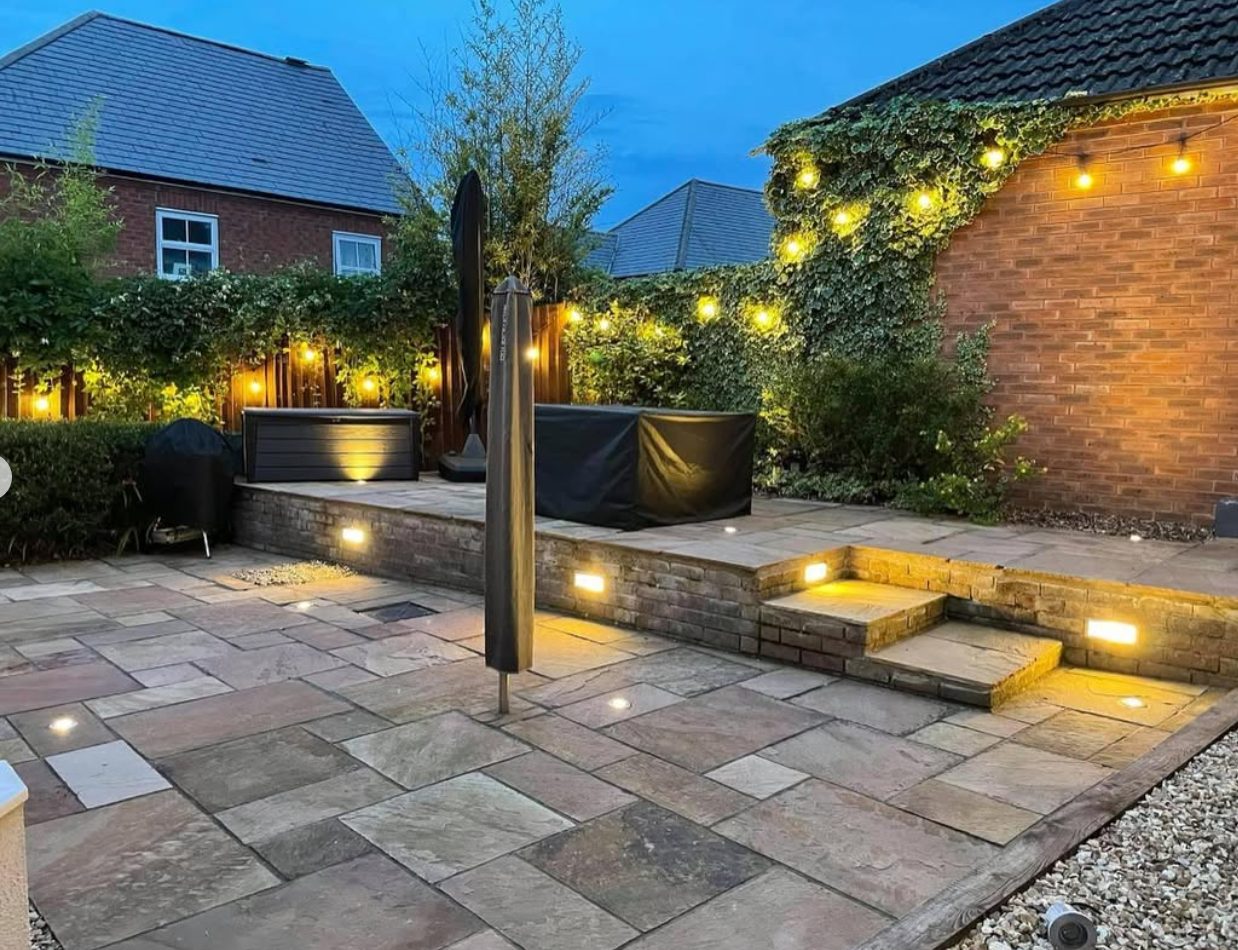 Garden & outdoor lighting